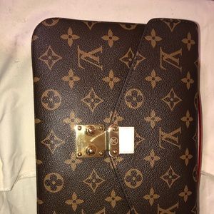 LV Pochette Métis